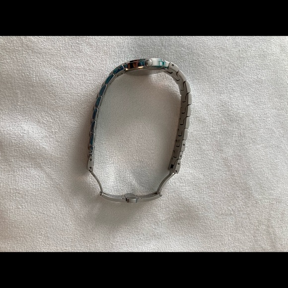 Authentic Movado Stainless Steel Museum Dial Ladies Wtach - Picture 4 of 9